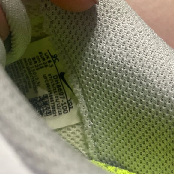 Toddler 9C NIKE sneakers - Picture 6 of 8